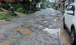 Kondisi Jalanan Rusak di Selatan Kabupaten Cianjur