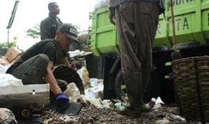 Pemkot Bakal Sanksi Para Pelanggar, Ditengah Penanggulangan Sampah di TPS yang Sudah Berjalan