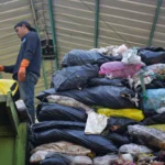 Pengiriman ke TPAS Sarimukti Dihentikan Sementara, Tumpukan Sampah Siap Hiasi Kabupaten Bandung Selama 3 Pekan