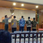 Dok. 4 orang saksi dari pejabat Dishub Kota Bandung saat disumpah di dalam persidangan Yana Mulyana. Rabu (4/10). Foto. Sandi Nugraha