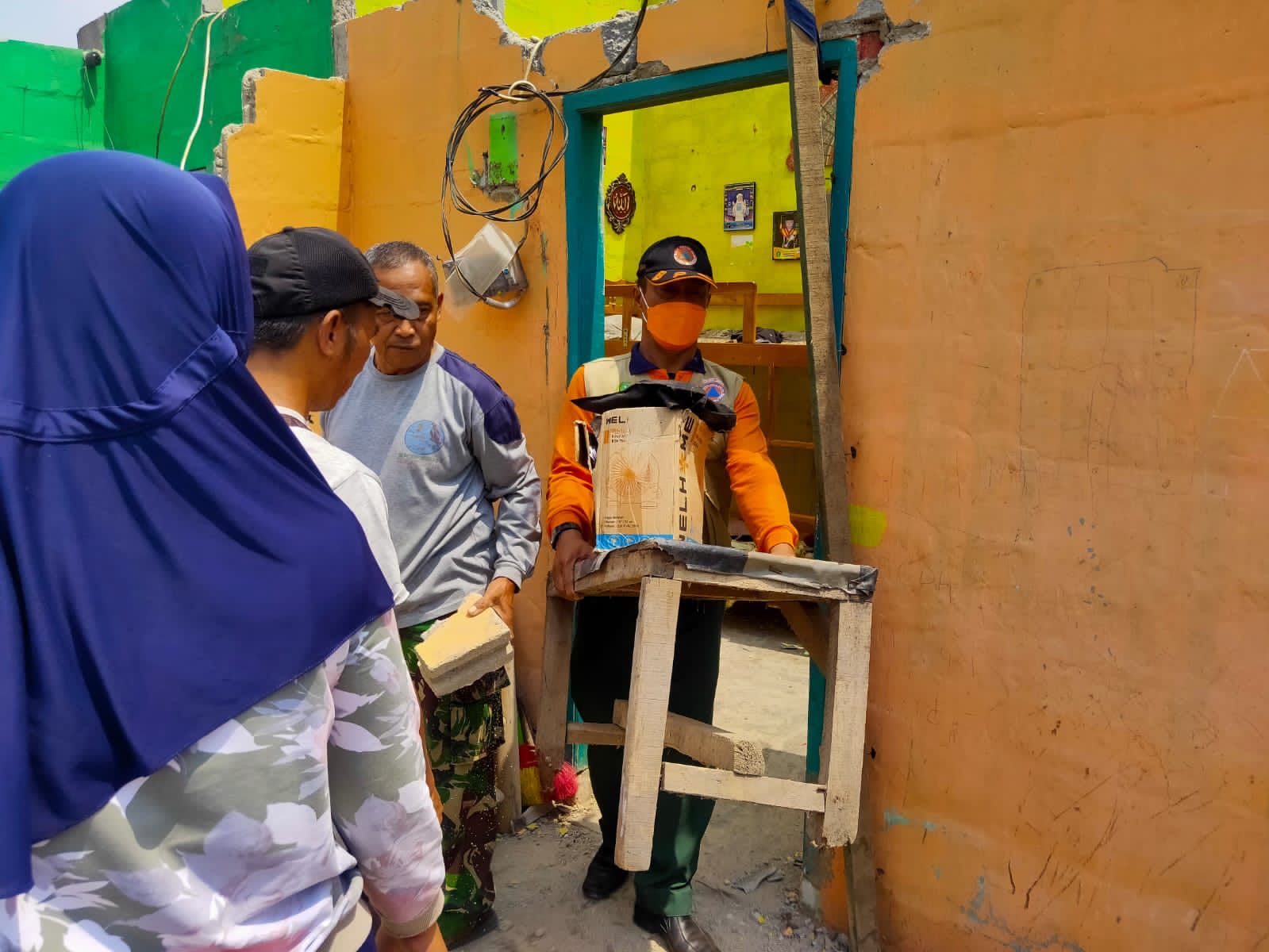 Satu Rumah Porak Poranda Akibat Puting Beliung di Bandung Barat