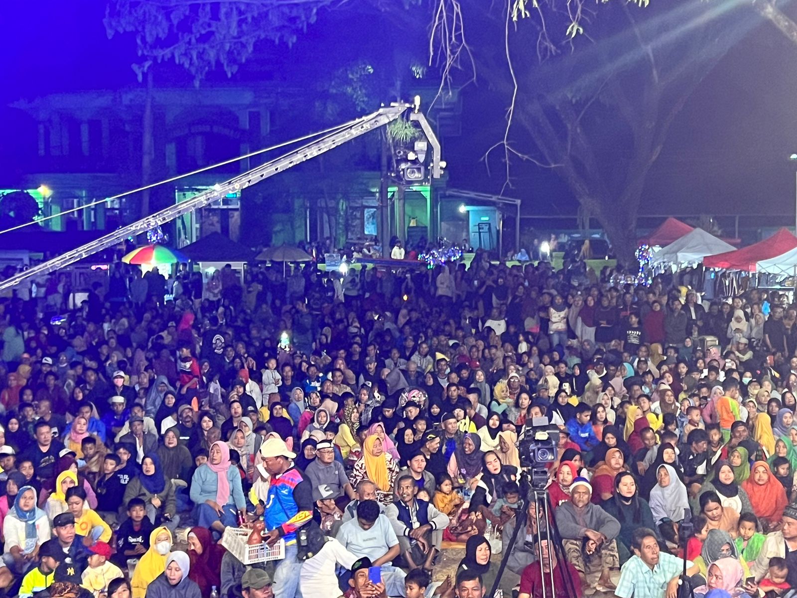 Ribuan Penonton Wayang Golek Giri Harja 3 Putra Padati Acara, Jum'at 6 Oktober 2023 tengah malam. (Je/ dedi)