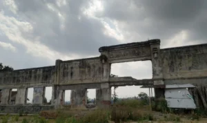 Sejarah Kokohnya Tembok Tjieboenar Sukabumi