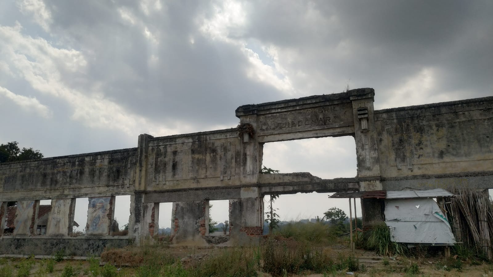 Sejarah Kokohnya Tembok Tjieboenar Sukabumi