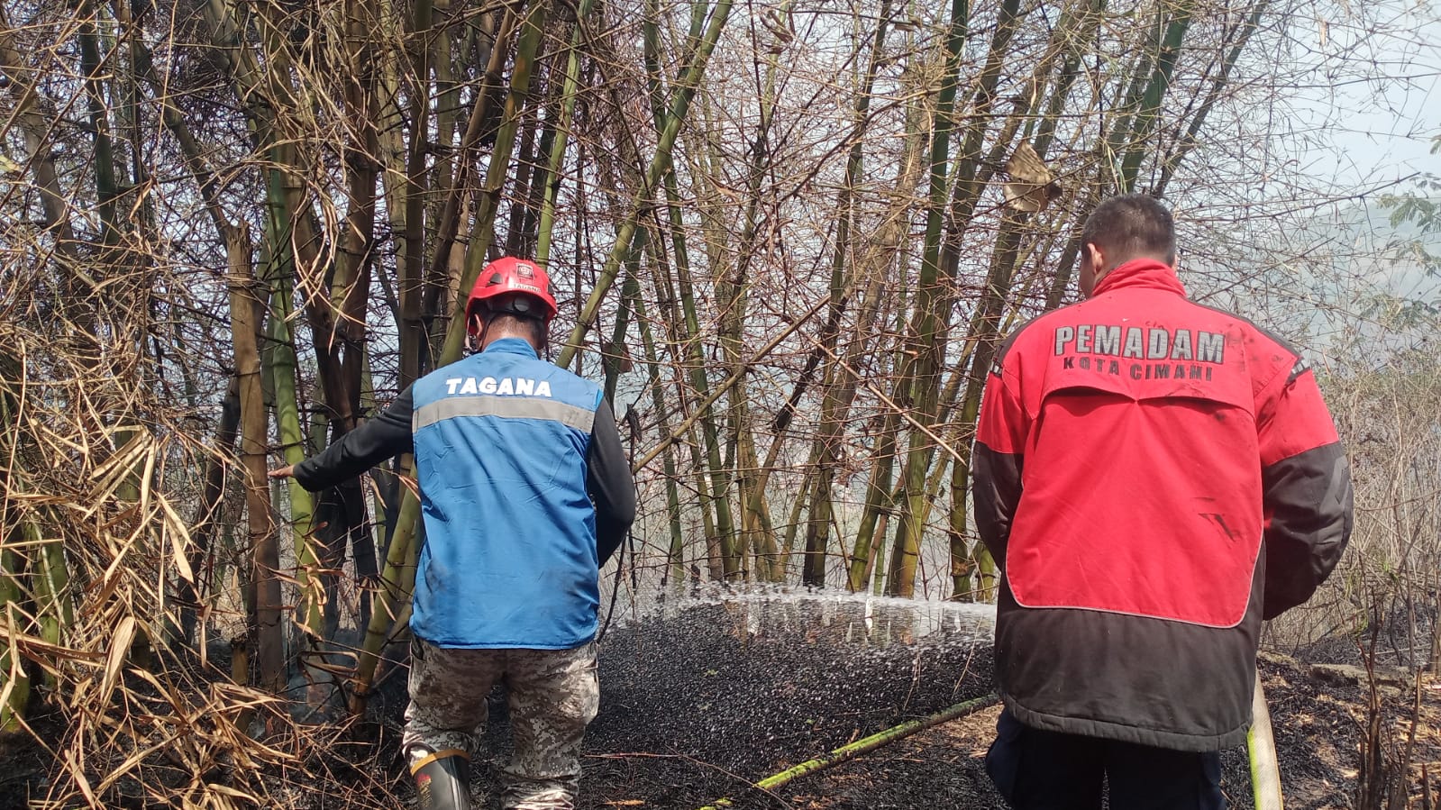 Kebakaran Lahan Diduga Akibat Pembakaran Sampah Terjadi di Cimahi Selatan