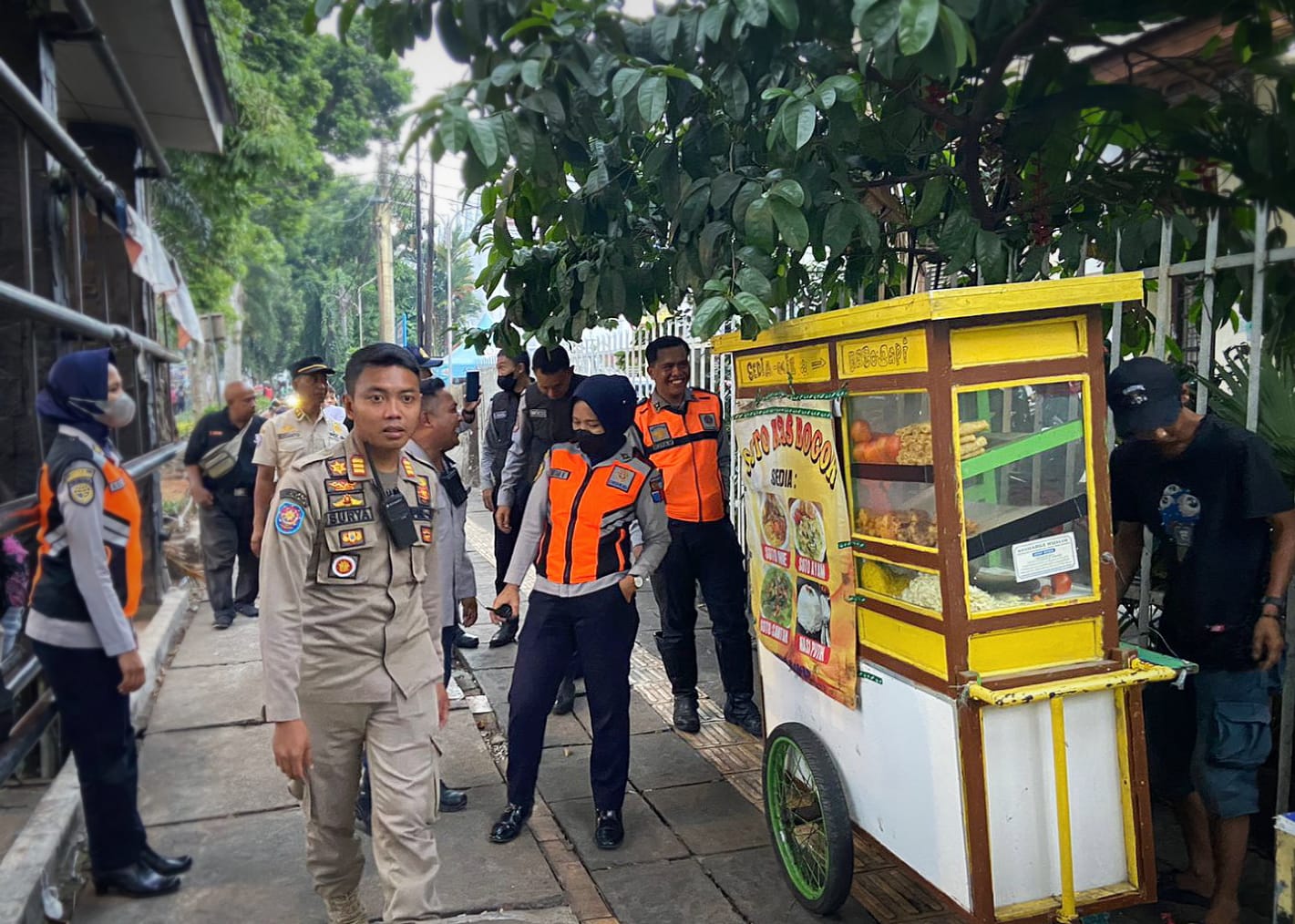 Tim Tangkas Kota Bogor saat menggelar patroli disejumlah kawasan pedestarian di Kota Bogor. (Yudha Prananda / Jabar Ekspres)