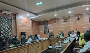 Audiensi Ketua DPRD Kabupaten Bogor bersama Penggarap Cijeruk. Foto: Sandika Fadilah/Jabarekspres.com