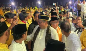 Ketua Umum Partai Golkar, Airlangga Hartarto Hadiri Kegiatan Golkar Bershalawat di Kabupaten Bandung. Foto Agi Jabar Ekspres