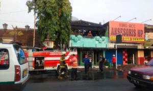Kebakaran Salon di Kabupaten Sumedang Makan Kerugian Rp500 Juta