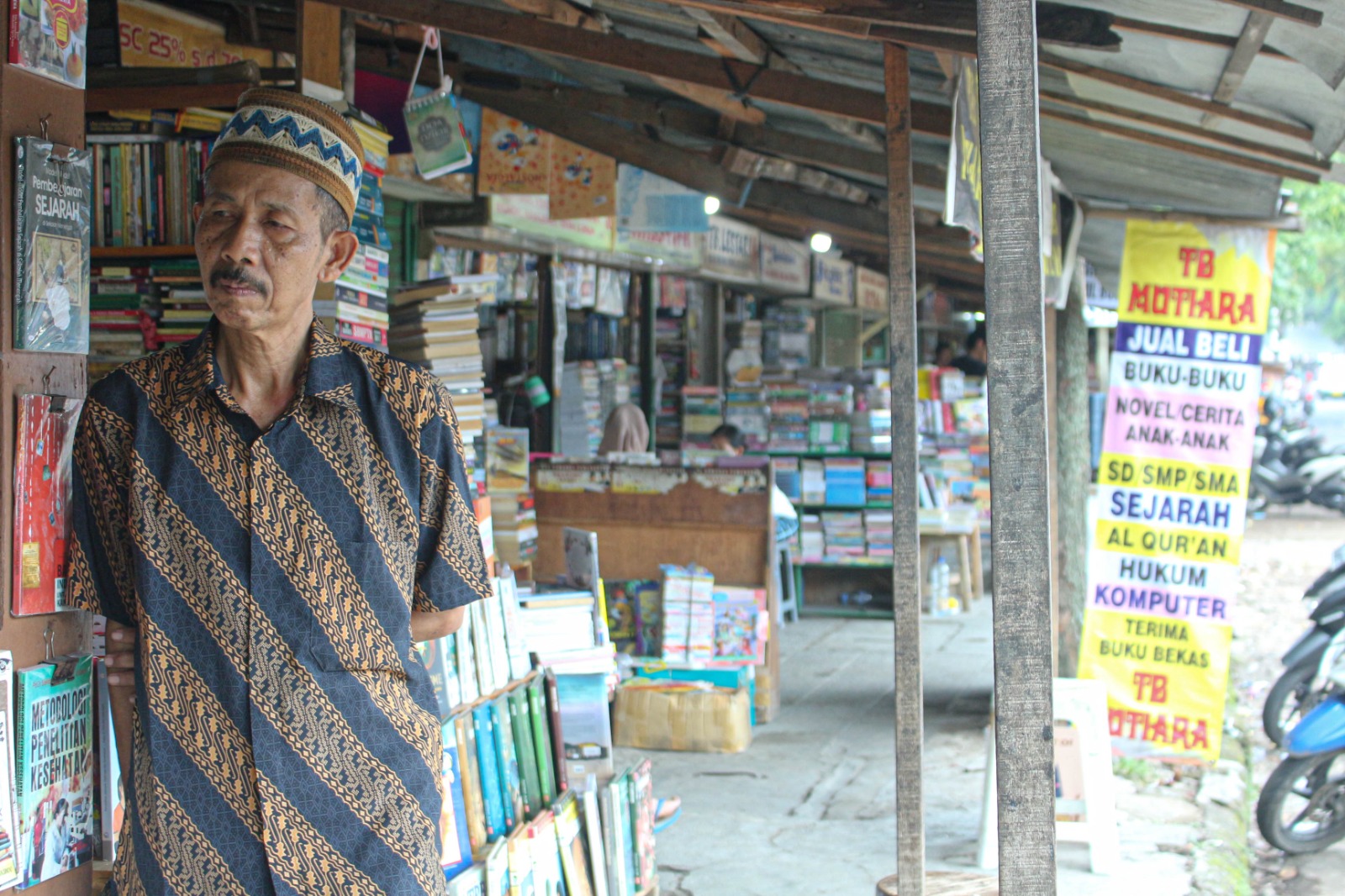 Pasar Buku Palasari Bandung yang Kian Redup
