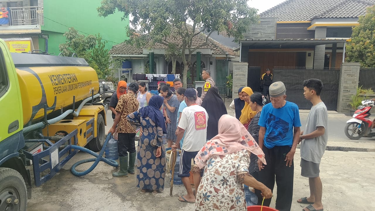 Dampak Kemarau 2023 Semakin Terasa, Warga Rancaekek Bandung Menjerit Sulit Air Bersih