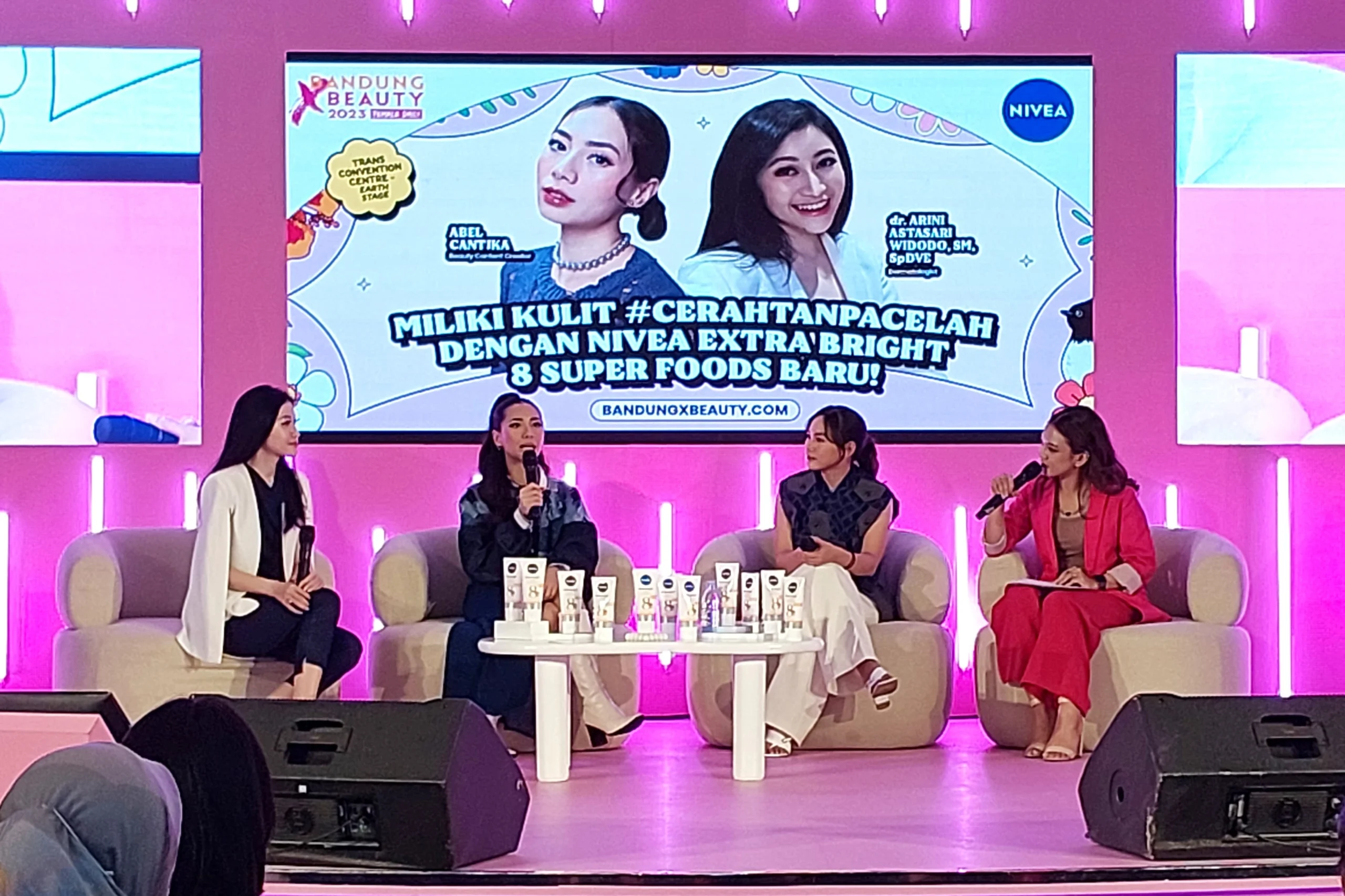 NIVEA Extra Bright 8 Super Foods, Formulasi Terbaru Untuk Perawatan Kulit Cerah Merata Tanpa Celah