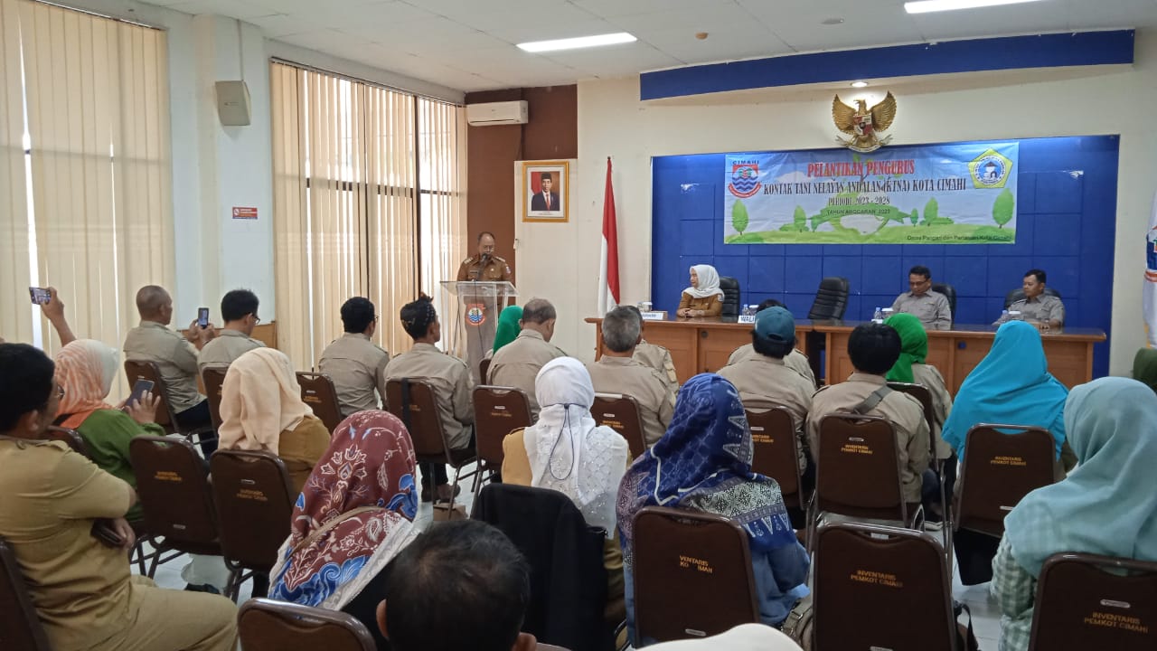 Doc. Pj Wali Kota Cimahi, Dikdik S. Nugrahawan saat Memberi Sambutan dalam Kegiatan Pelantikan Pengurus Kontak Tani Nelayan Andalan (KTNA) Kota Cimahi di Gedung Pemerintah Kota Cimahi (Firman)