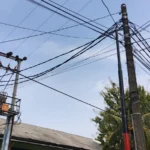 Kabel Utilitas yang terkesan semrawut di Kota Depok. Rubiakto Jabarekspres