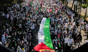 Seruan Bebaskan Palestina Bergema di Depan Gedung Merdeka