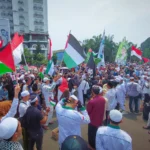 Aksi Solidaritas, Ribuan Masyarakat Kibarkan Bendera Palestina di Tugu Kujang Bogor