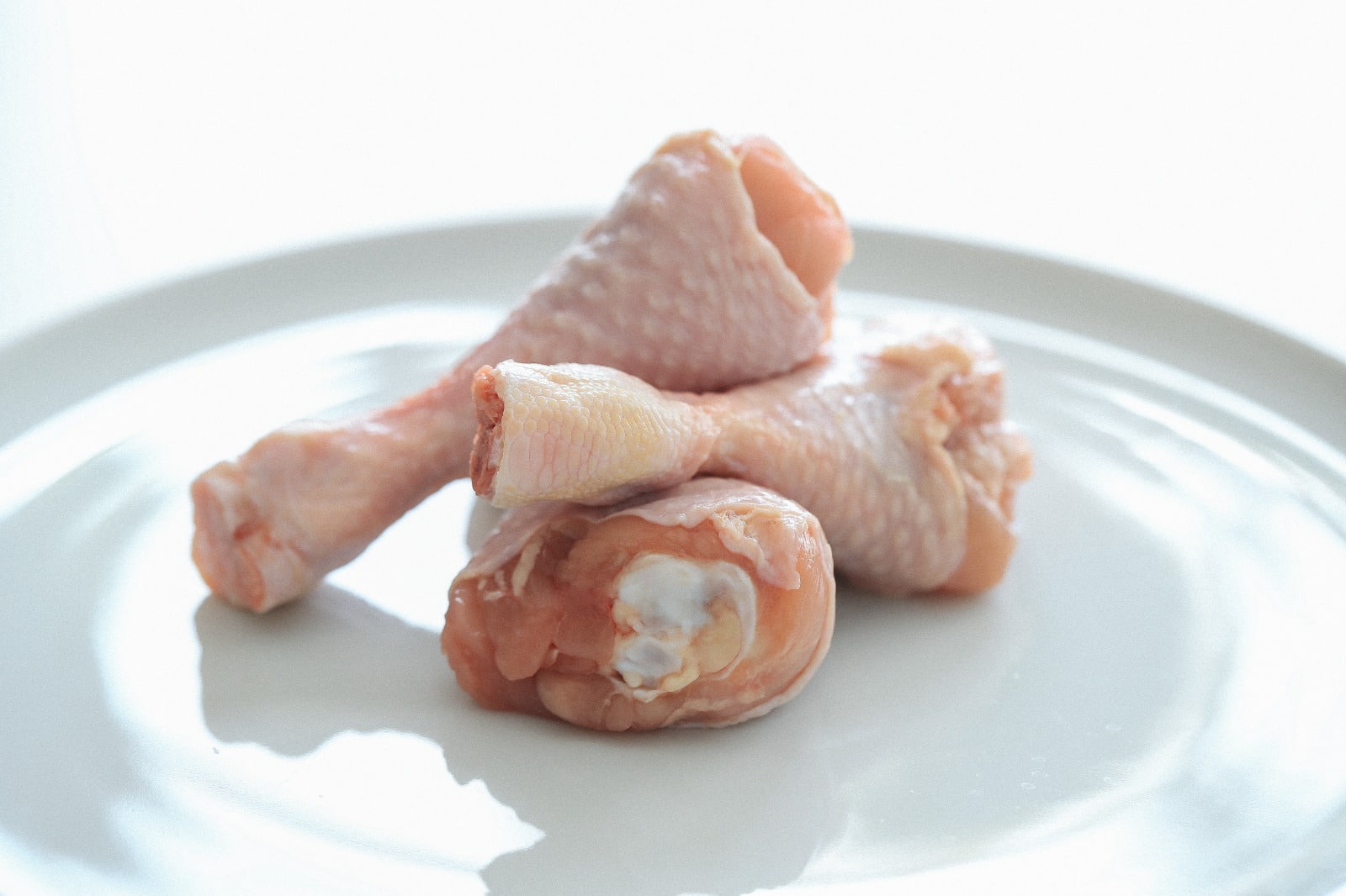 Pastikan Dimasak Merata, Ini Bahaya Konsumsi Daging Ayam Mentah!