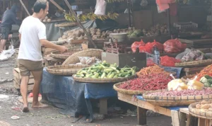 Pedagang sayur di Pasar Kemirimuka, Depok. Rubiakto/JE