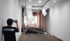 Plafon Lorong di Komplek Balai Kota Bogor Ambruk