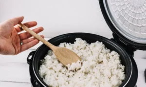 (Ilustrasi) Kapan Jadwal Pembagian Rice Cooker Gratis? Simak di Sini!