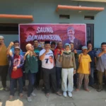Relawan Ganjarkeun Jabar melakukan gerak masif untuk memenangkan Ganjar Pranowo dengan melakukan deklarasi kemenangan di RT 01/03, Cigondewah Kaler, Bandung Kulon, Kota Bandung, Senin 16 Oktober. 