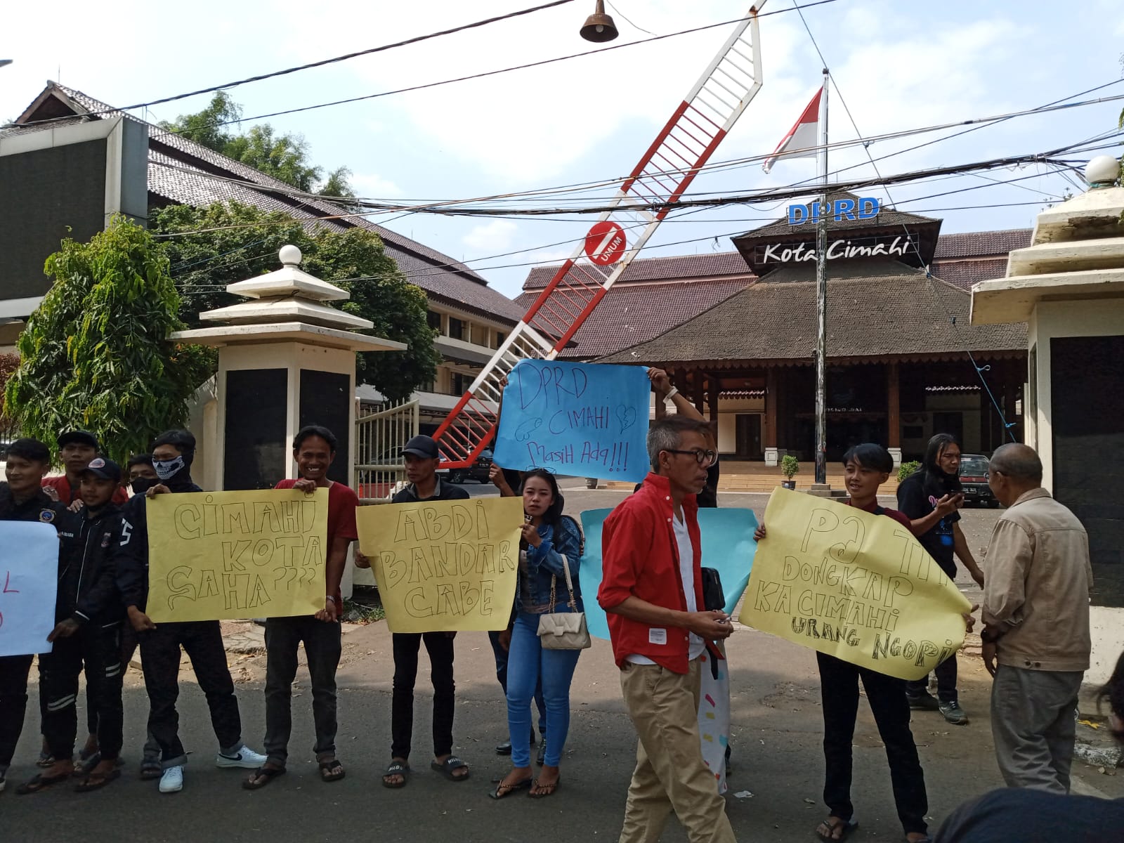 Protes Masyarakat Pecah Buntut Pergantian Pj Wali Kota Cimahi Seperti Uji Coba