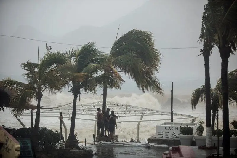 Meksiko Diterjang Badai Lidia, Kecepatan Angin 225Km Per Jam (Reuters)