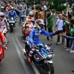 Parade Pembalap MotoGP di Mataram Gunakan Mobil Double Cabin
