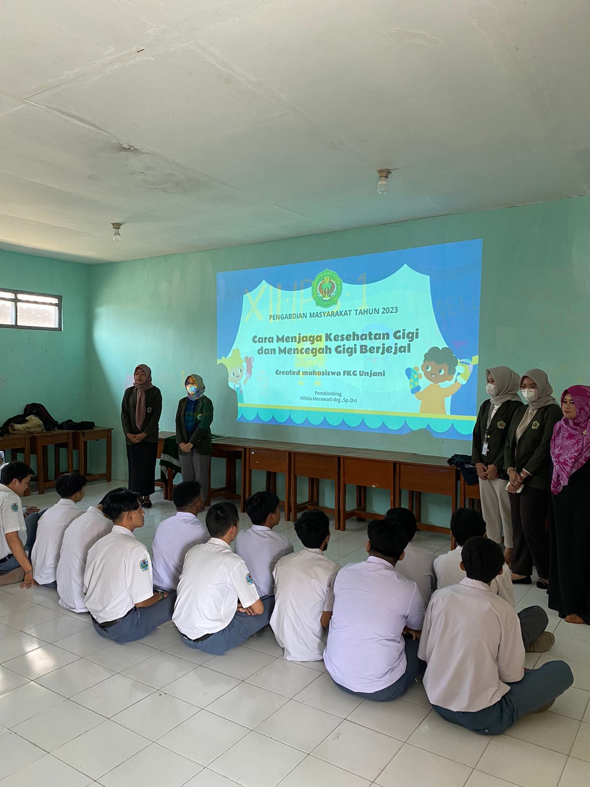FKG Unjani dan Puskesmas Cimahi Tengah Beri Penuluhan pada Siswa SMA Muhamadiyah