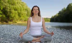 Sehat dengan Yoga Tawa: Kesejahteraan melalui Senyum dan Gelak Tertawa