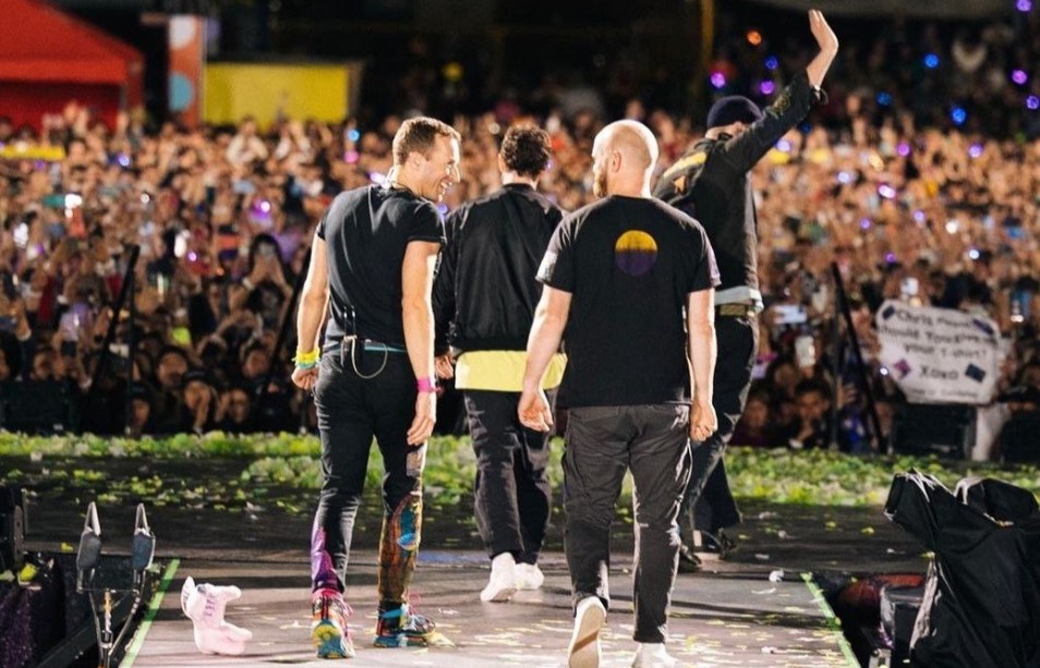 Barang yang dilarang dibawa saat Konser nonton Coldplay.
