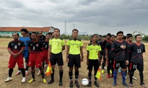 Ganjar Muda Padjajaran (GMP) saat menggelar kompetisi sepak bola antar-kampung di Lapangan Desa Karangwangi, Kecamatan Depok, Kabupaten Cirebon.