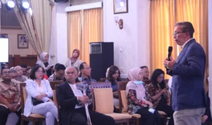 INVESTASI : Kepala BP Kawasan Metropolitan Rebana Bernardus Djonoputro saat pembukaan Expo Rebana 2023 di Gedung Negara Kota Cirebon, Kamis (9/11).