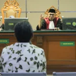 Ist. Mantan Wali Kota Bandung, Yana Mulyana saat mengaku bersalah atas perbuatannya kepada Majelis Hakim. Foto. Pandu Muslim Jabar Ekspres.