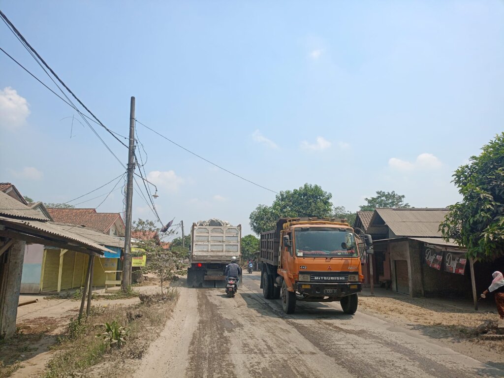 Pembangunan jalan tambang di Parung Panjang, Kabupaten Bogor masih suram.