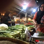 Pedagang sayur di pasar Kiaracondong, Deffa Hudzaifa, Rabu (29/11)