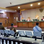 Dok. Tiga Terdakwa kasus suap proyek Bandung Smart City saat jalani sidang pembacaan tuntutan. Rabu (29/11). Foto. Sandi Nugraha.