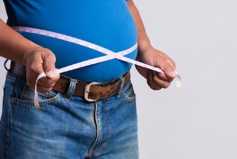 ILUSTRASI perbedaan seseorang yang disebut obesitas atau overweight. (freepik)