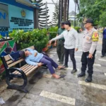 Seorang pria paruh baya ditemukan tewas dalam kondisi duduk di kursi pedestrian Jalan Juanda (depan Kantor KPPN) Kota Bogor, Kamis (30/11).