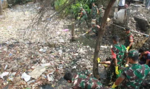 DLH Sebut Ada 35 Ton Lebih Sampah di Saluran Air Simpang Ciawi