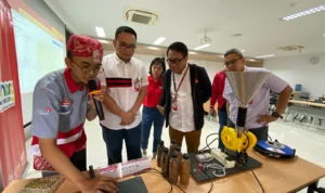 Karya Invensi Pemanggang Biji Kopi Berteknologi Tinggi, Siswa Asal Kuningan Jawa Barat Raih Penghargaan di Ajang AHM Best Student 2023
