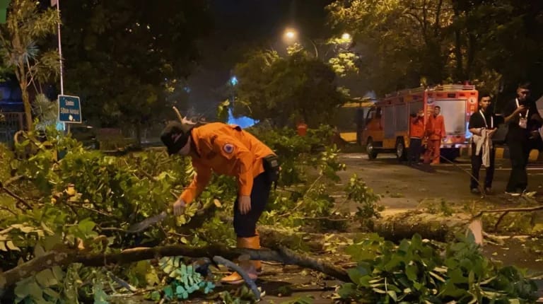 Pemprov Jabar Siagakan Seluruh Personel BPBD Untuk Menghadapi Ancaman Bencana Hidrometeorologi