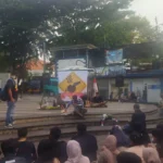 Forum Masyarakat Sipil Jabar berkumpul di Cikapundung Riverspot untuk beri peringatan kepada Presiden Jokowi (7/11).