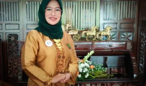Ketua DPC PKB Kota Bogor, Dewi Fatimah beri tanggapan terkait caleg partainya yang kampanye di aplikasi kencan.
