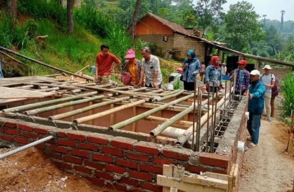 Kelola Sampah dan Kotoran, FPLH Bangun Instalasi Biodigester di Jayagiri Lembang