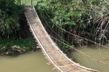 Jembatan Leuwi Jurig Tersapu Banjir, Warga Cari Jalan Alternatif