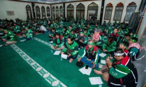 Ratusan Driver Grab di Bandung Kompak Doa Bersama Untuk Palestina