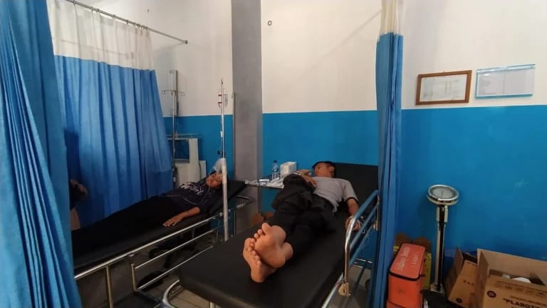 Ilustrasi: Ratusan warga Kampung Cikubang, Kabupaten Purwakarta mengalami keracunan akibat menyantap hidangan Jumat Berkah (17/11).