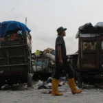 Ilustrasi: Penumpukan sampah di salah satu TPS di Bandung imbas overload TPA Sarimukti.