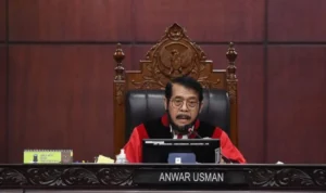 MKMK Copot Jabatan Anwar Usman dari Ketua MK